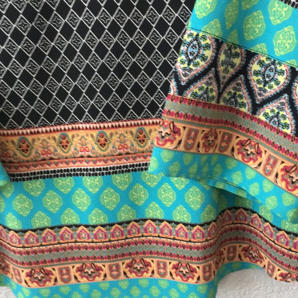 FIGUEROA & FLOWER BOHO  Top Southwestern Aztec - Picture 7 of 7